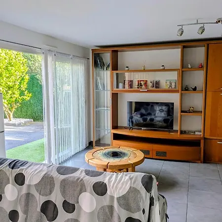 Apartment Avec Terrasse Exterieure *